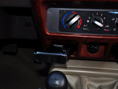 2013款 2.4L 手动 四驱标准型