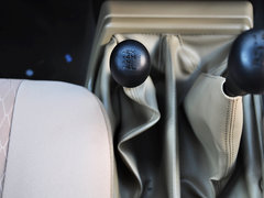 2013款 2.4L 手动 四驱标准型