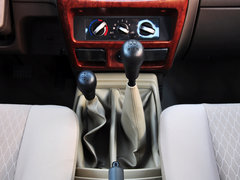 2013款 2.4L 手动 四驱标准型