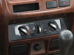 2013款 2.4L 手动 两驱标准型