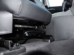 2013款 1.8T 自动 两驱豪华版 5座