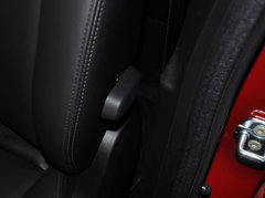 2013款 1.8T 自动 四驱豪华版 5座
