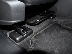 2013款 1.8T 自动 四驱豪华版 5座