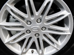 2013款 1.8T 自动 四驱尊贵版 5座