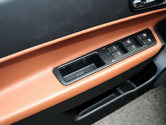 2013款 1.8T 自动 四驱尊贵版 5座