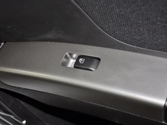 2013款 1.5L 手动 两厢 精英型