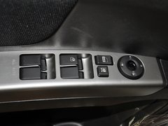 2013款 1.5L 手动 两厢 精英型