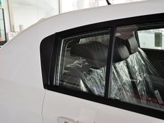 2013款 1.5L 手动 两厢 精英型