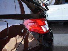 2013款 1.5L 手动 两厢 精英型