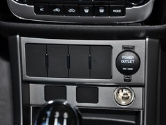 2013款 1.5L 手动 两厢 精英型