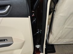 2013款 1.8L 手动 三厢 尊贵型