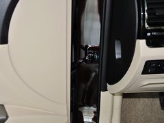 2013款 1.8L 手动 三厢 尊贵型