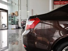 2013款 1.8L 手动 三厢 尊贵型