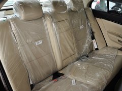 2013款 1.8L 手动 三厢 尊贵型