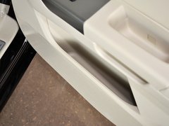 2013款 1.8L 手动 三厢 尊贵型