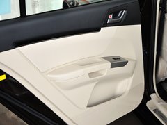 2013款 1.8L 手动 三厢 尊贵型