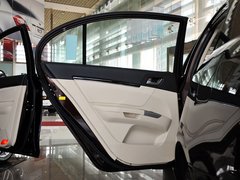 2013款 1.8L 手动 三厢 尊贵型