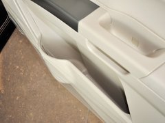 2013款 1.8L 手动 三厢 尊贵型