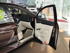 2013款 1.8L 手动 三厢 尊贵型