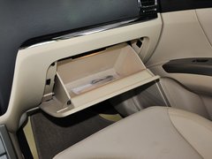 2013款 1.8L 手动 三厢 尊贵型
