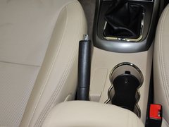 2013款 1.8L 手动 三厢 尊贵型