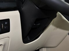2013款 1.8L 手动 三厢 尊贵型