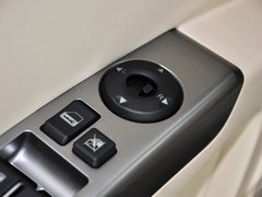 2013款 1.8L 手动 三厢 尊贵型