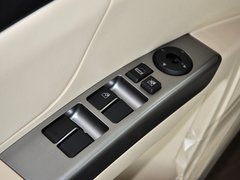 2013款 1.8L 手动 三厢 尊贵型