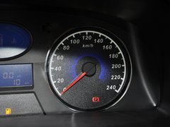 2013款 1.8L 手动 三厢 尊贵型