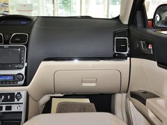 2013款 1.8L 手动 三厢 尊贵型