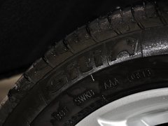 2013款 1.8L 手动 三厢 尊贵型