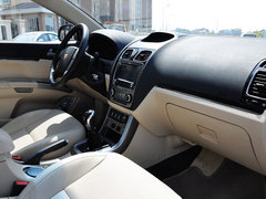2013款 1.8L 手动 三厢 尊贵型