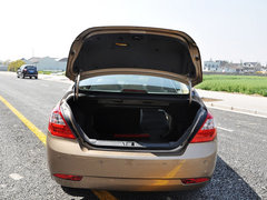 2013款 1.8L 手动 三厢 尊贵型