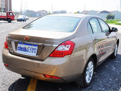 2013款 1.8L 手动 三厢 尊贵型
