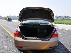 2013款 1.8L 手动 三厢 尊贵型