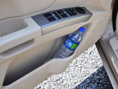 2013款 1.8L 手动 三厢 尊贵型