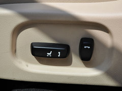 2013款 1.8L 手动 三厢 尊贵型