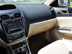 2013款 1.8L 手动 三厢 尊贵型