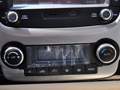 2013款 1.8L 手动 三厢 尊贵型