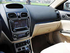 2013款 1.8L 手动 三厢 尊贵型