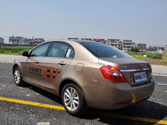 2013款 1.8L 手动 三厢 尊贵型