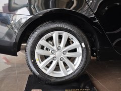 2013款 1.8L 手动 三厢 精英型