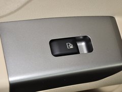 2013款 1.8L 手动 三厢 精英型