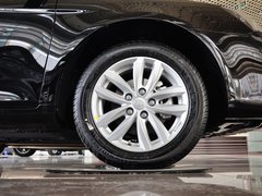 2013款 1.8L 手动 三厢 精英型