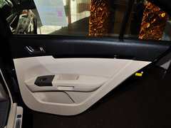 2013款 1.8L 手动 三厢 精英型