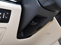 2013款 1.5L 手动 三厢 精英型
