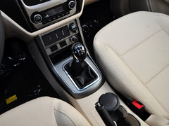 2013款 1.5L 手动 三厢 精英型