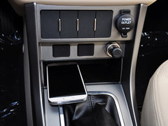 2013款 1.5L 手动 三厢 精英型