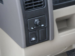 2013款 2.5T 手动 四驱标准型  5座