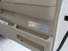 2013款 2.5T 手动 四驱标准型  5座